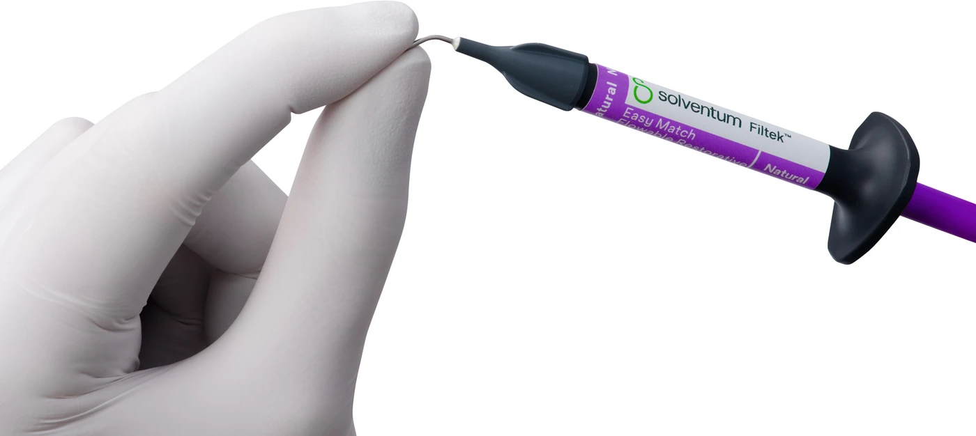 Solventum™ Filtek™ Easy Match Fließfähiges Komposit Packung 2 x 2 g Spritze Natural, 20 Tips